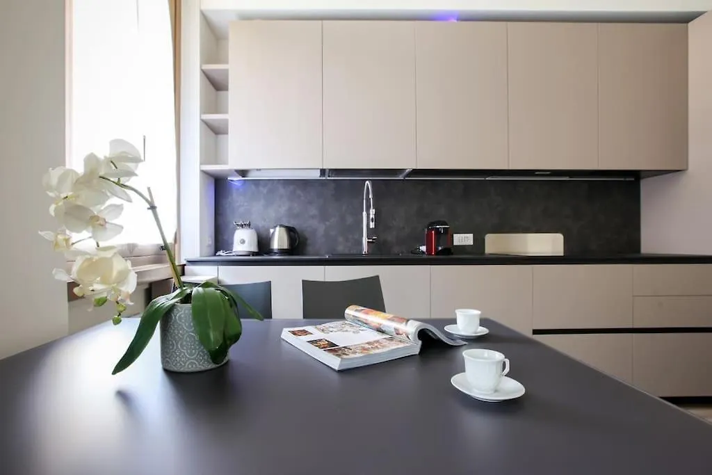 Ferienwohnung Hacca Collection - Isola-Garibaldi District 1Br Mailand